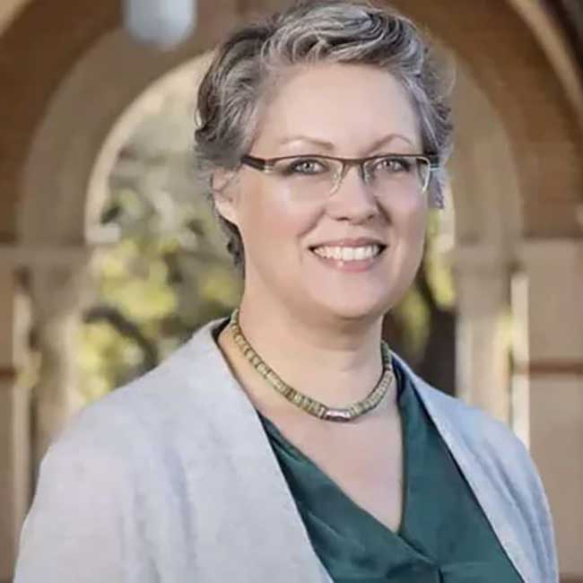 Amanda Focke Headshot